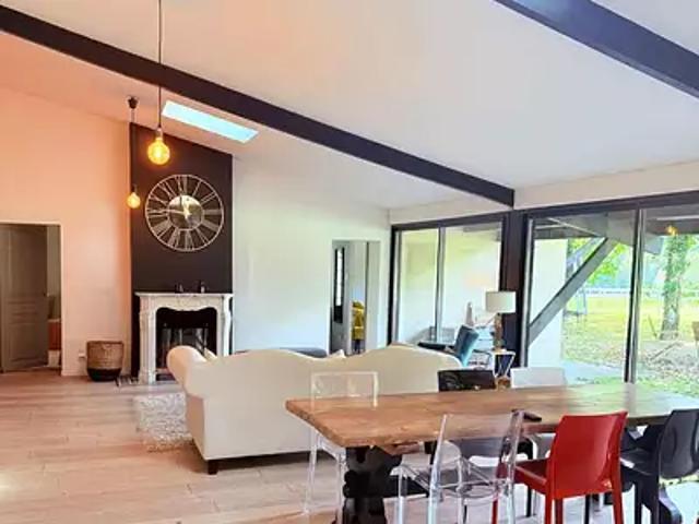 Saint Sulpice et Cameyrac 33450 Achat / Vente maison 5 pièces t5 au dernier étage piscine