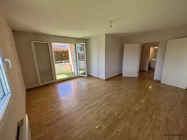 Saint Sulpice la Pointe 81370 Location appartement 3 pièces t3 piscine parking