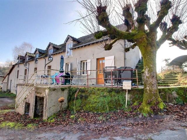 SAINT SYMPHORIEN DE MARMAGNE, ancien moulin de 161 m² sur 14 536