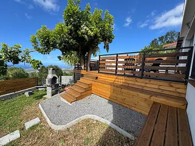 Sainte Clotilde 97490 Location maison 6 pièces t6 au dernier étage terrasse