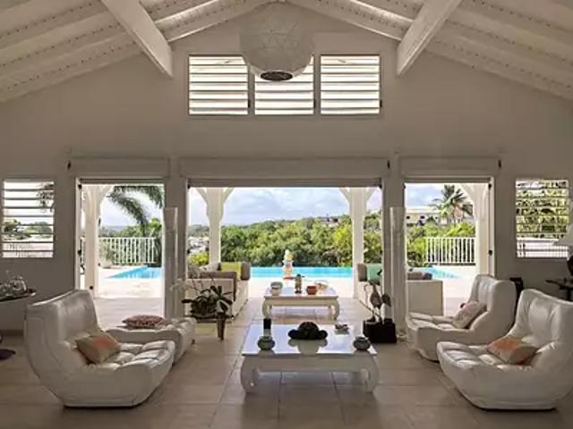 Sainte Anne 97180 Achat / Vente maison 7 pièces t7 piscine jardin