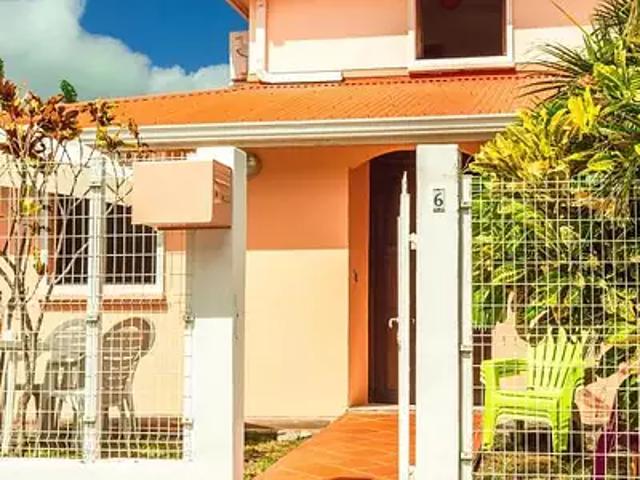 Sainte Anne 97227 Location maison 3 pièces t3 terrasse