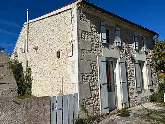 Sainte Gemme 17250 Achat / Vente maison 5 pièces t5 terrasse parking