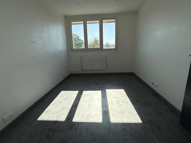 SAINTE GENEVIEVE DES BOIS f4 de 65m²
