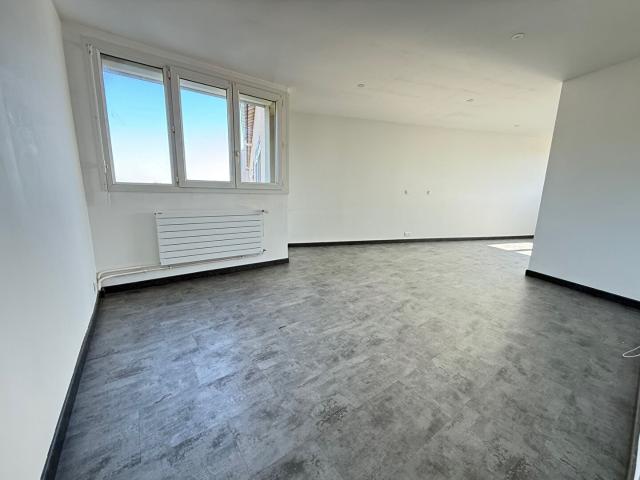 SAINTE GENEVIEVE DES BOIS f4 de 65m²