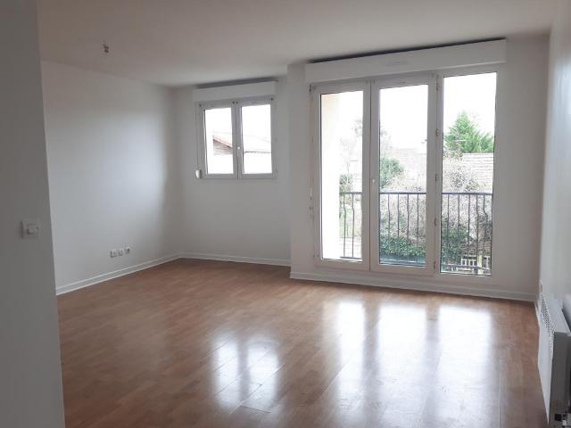 Sainte Geneviève Des Bois Studio en location