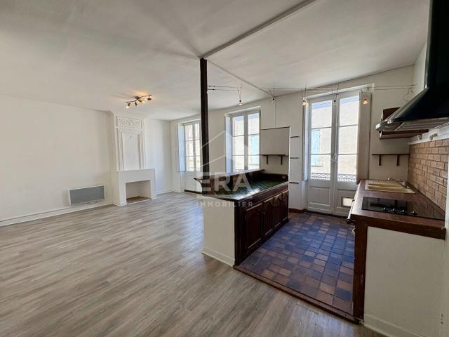 Sainte Foy la Grande, appartement en très bon état 75m2 habitables 3 pièces