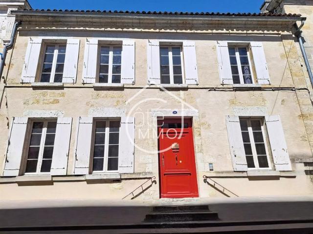 Sainte Foy la Grande: Maison bourgeoise de caractère – 326 m² – Jardin & dépendance