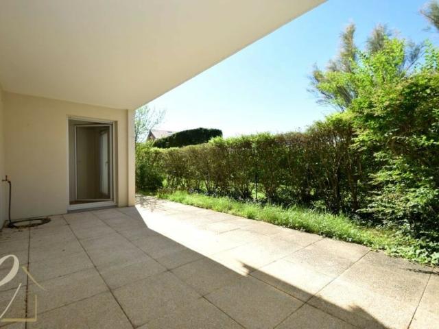 SAINTE FOY LES LYON – Maréchal Foch: Magnifique T2 exposé SUD de 51 m² en rez de jardin dans une résidence de standing