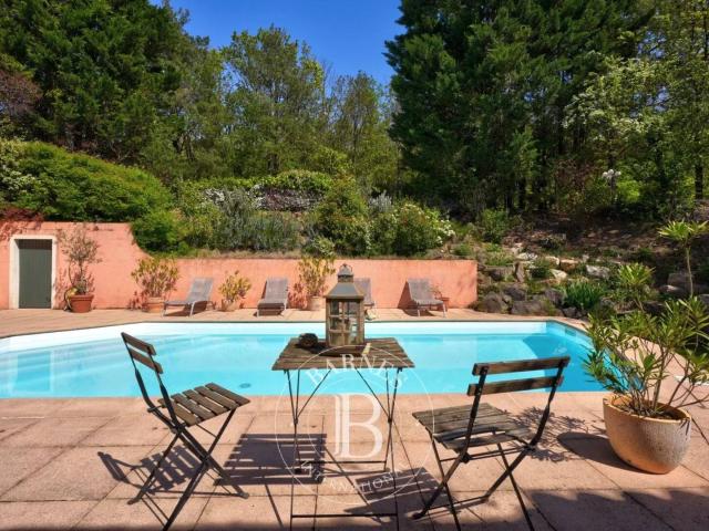 Sainte Foy lès Lyon Appartement de 138 m² Jardin de 330 m²