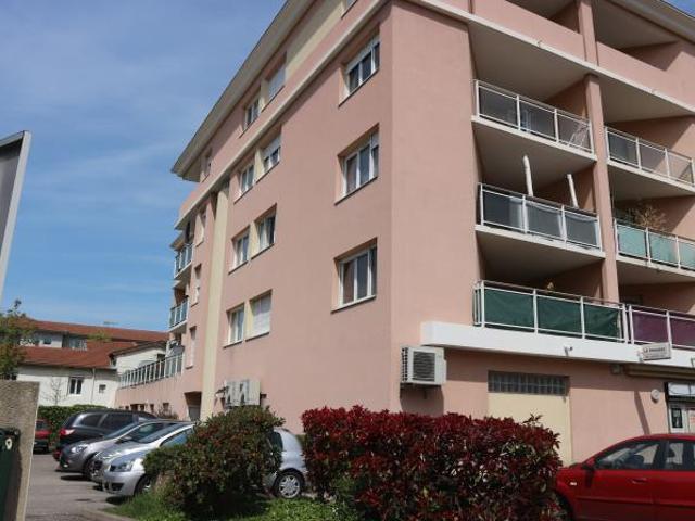 Sainte Foy lès Lyon Location Parking / Garage 69