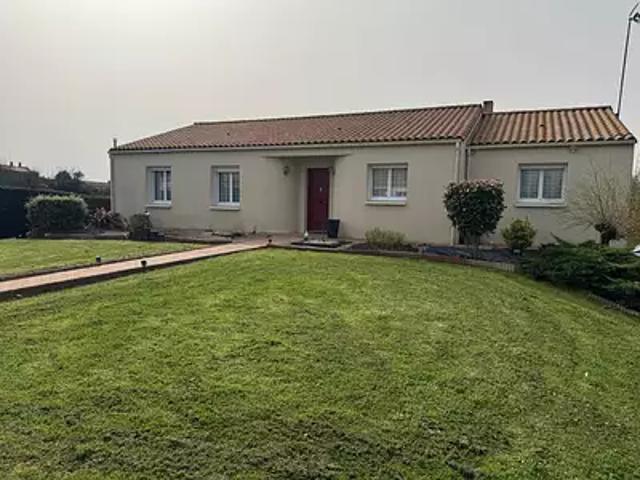 Sainte Hermine 85210 Achat / Vente maison 4 pièces t4