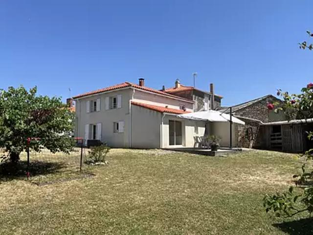 Sainte Hermine 85210 Achat / Vente maison 5 pièces t5