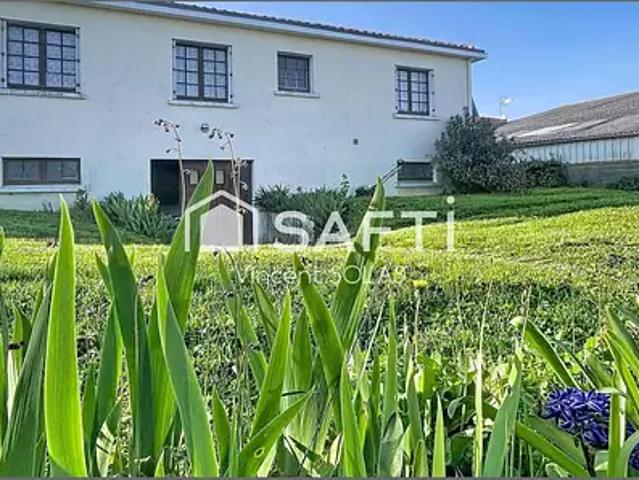 Sainte Hermine 85210 Achat / Vente maison 5 pièces t5 parking