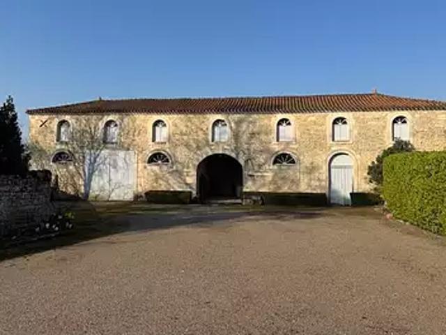 Sainte Hermine 85210 Achat / Vente maison 6 pièces t6