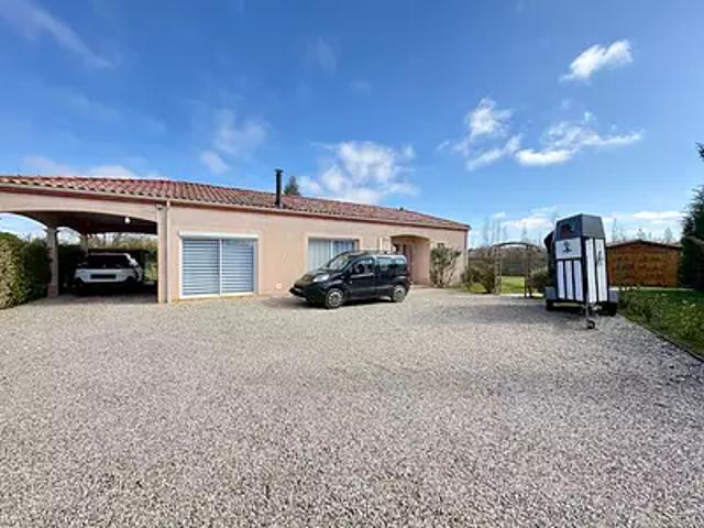 Sainte Livrade sur Lot 47110 Achat / Vente maison 4 pièces t4 au dernier étage piscine