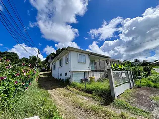 Sainte Luce 97228 Achat / Vente maison 3 pièces t3 au dernier étage cave