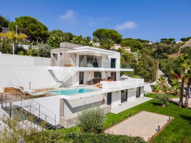 Sainte Maxime, magnifique villa contemporaine neuve