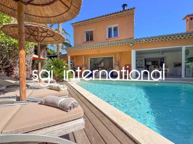 Sainte Maxime: magnifique villa à 1.5km du centre ville