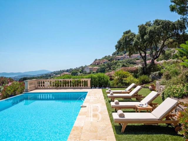 SAINTE MAXIME MAS PROVENÇAL RÉNOVÉ VUE MER