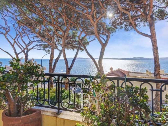 SAINTE MAXIME APPARTEMENT CENTRE VILLE 2/3 CHAMBRES VUE