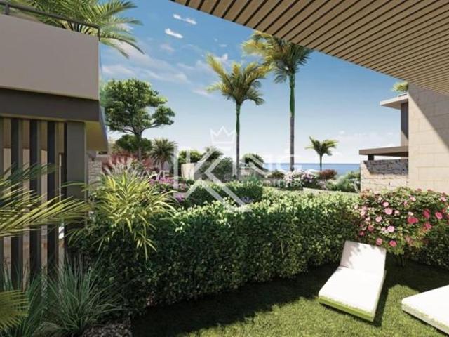 SAINTE MAXIME – APPARTEMENT D'EXCEPTION T4 AVEC VUE MER À 200 MÈTRES DES PLAGES