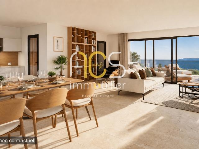 Sainte Maxime Appartement T4 de 123 m2 avec terrasse, vue mer 200m de la plage