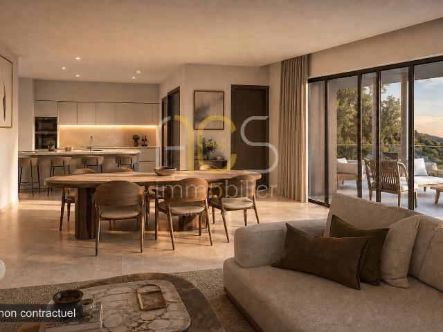 Sainte Maxime Appartement T5 de 146 m2 avec terrasse, vue mer 200m de la plage