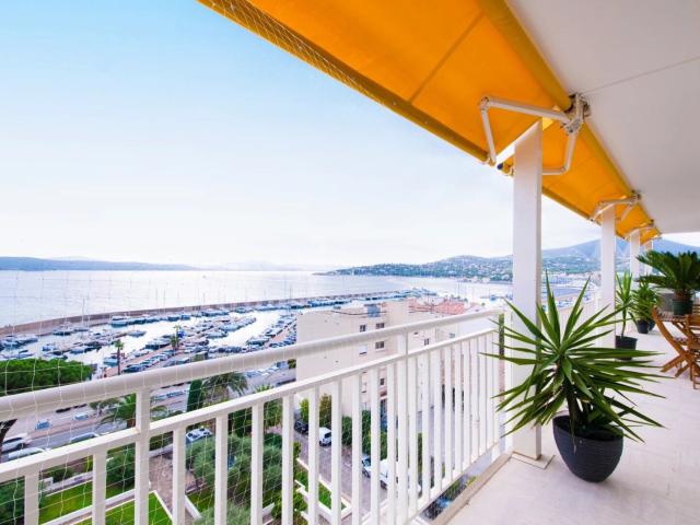 SAINTE MAXIME APPARTEMENT VUE MER 3 CHAMBRES