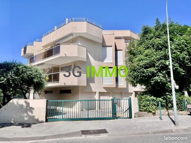 SAINTE MAXIME – Appartement 2 pièces de 50,27 m² avec terrasse, bureau et parking privatif