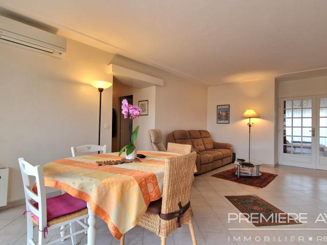SAINTE MAXIME APPARTEMENT 4 PIECES CENTRE VILLE