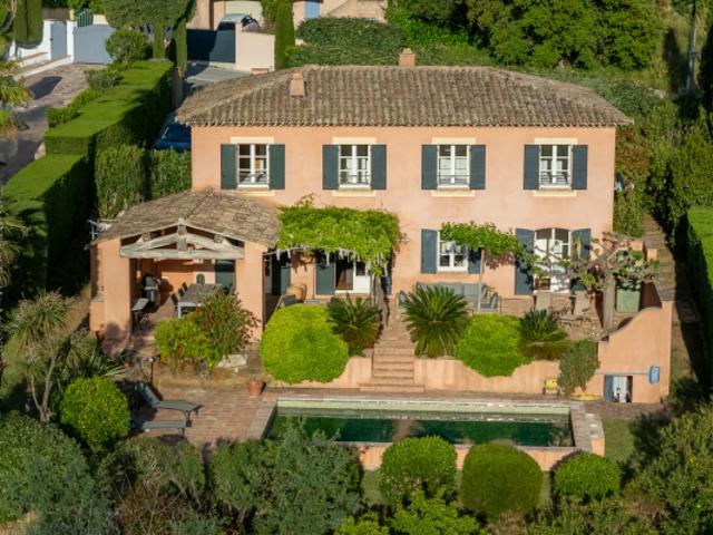 Sainte Maxime, Bastide de charme – Vue imprenable sur le golf