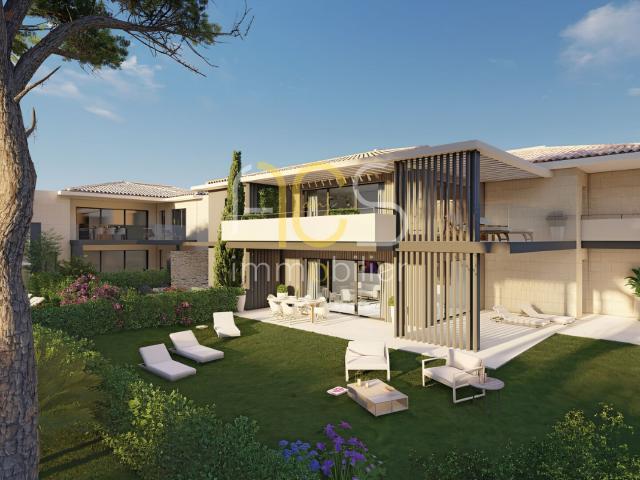 Sainte Maxime Duplex T5 de 149 m2 avec jardin et terrasse 200m de la plage