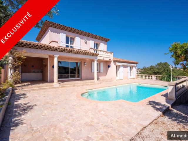Sainte Maxime – Domaine du Golf – Villa vue mer avec fort potent