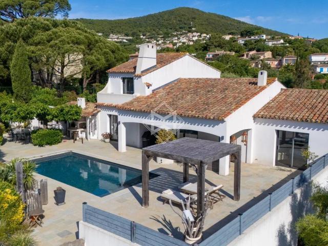 Sainte Maxime – Élégante propriété familiale avec suites ind. 265m² Sainte Maxime