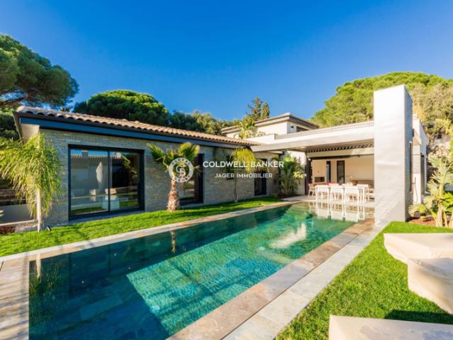 Sainte Maxime La Nartelle. A pied de la plage, villa contempor