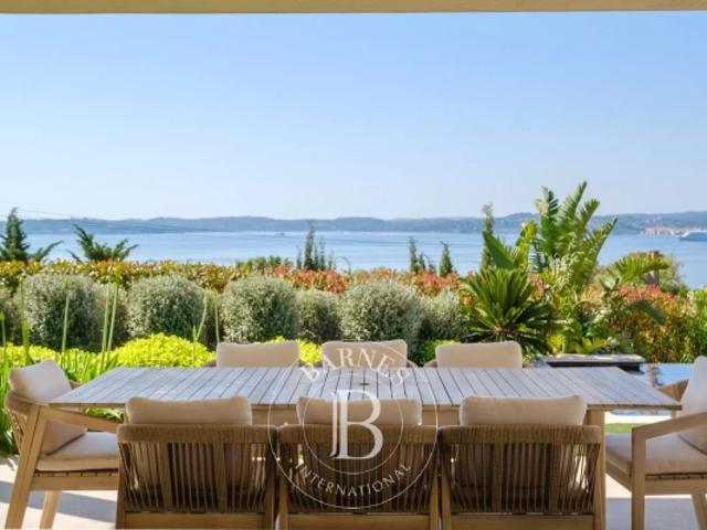 Sainte Maxime, Proche centre ville, Villa contemporaine, vue mer panoramique sur le golfe de Saint Tropez