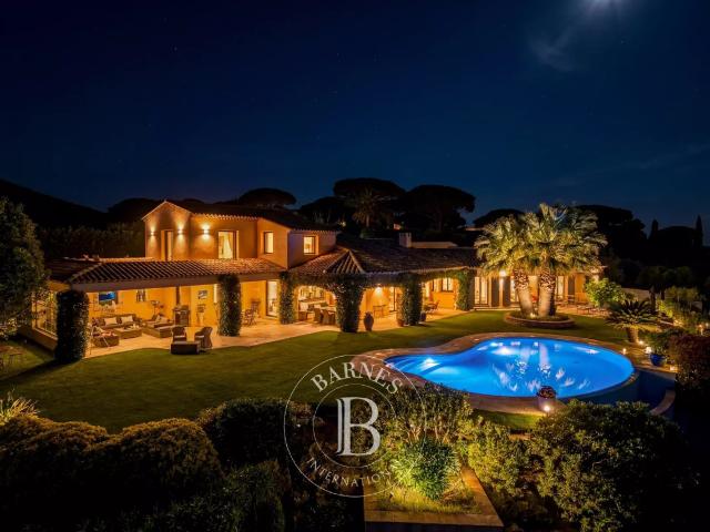Sainte Maxime Propriété De Caractère Avec Vue Mer Domain. 239m² Sainte Maxime