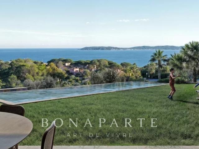 SAINTE MAXIME PROPRIETE D'EXCEPTION VUE MER