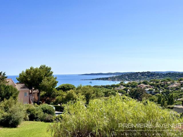 SAINTE MAXIME STUDIO VUE MER PANORAMIQUE
