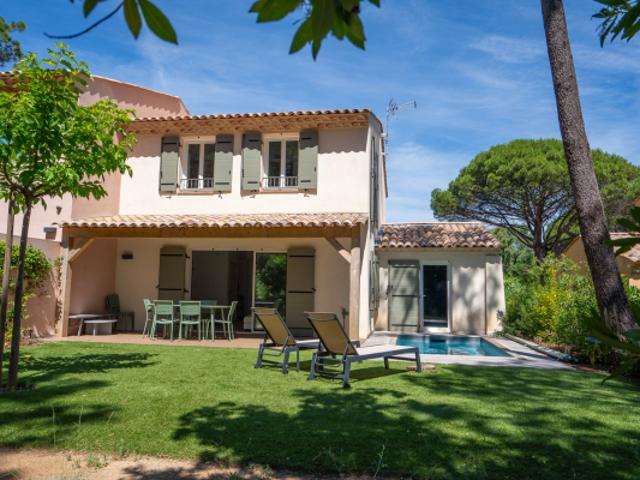 Sainte Maxime, Villa neuve proche plages avec vue mer