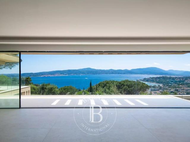 Sainte Maxime Villa Contemporaine Vue Mer Panoramique. m² Sainte Maxime
