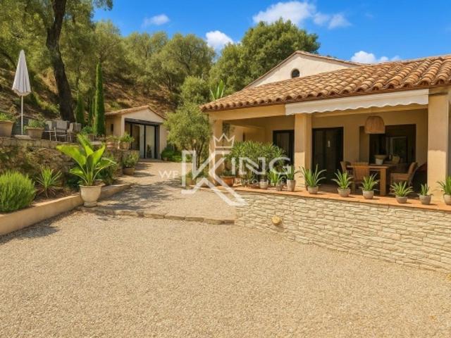 Sainte Maxime Villa T3 avec logement T2 indépendant sur 2168 m² de terrain