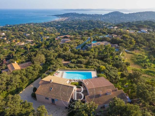 SAINTE MAXIME VILLA VUE MER DOMAINE PRIVÉ