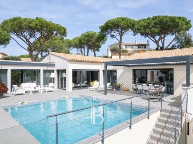 SAINTE MAXIME VILLA 4 CHAMBRES PISCINE