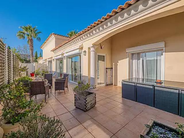 Sainte Maxime 83120 Achat / Vente maison 4 pièces t4 au dernier étage piscine