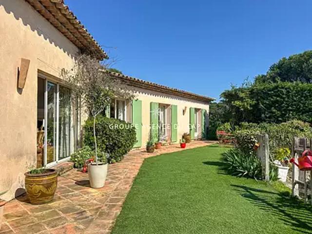 Sainte Maxime 83120 Achat / Vente maison 5 pièces t5 au dernier étage piscine