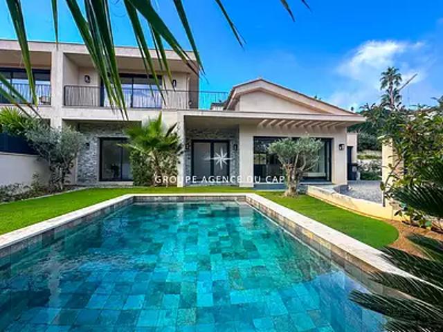 Sainte Maxime 83120 Achat / Vente maison 5 pièces t5 au dernier étage piscine