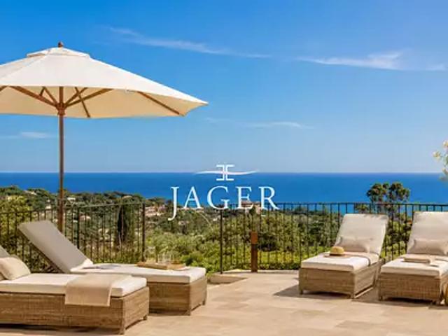 Sainte Maxime 83120 Achat / Vente maison 5 pièces t5 piscine parking