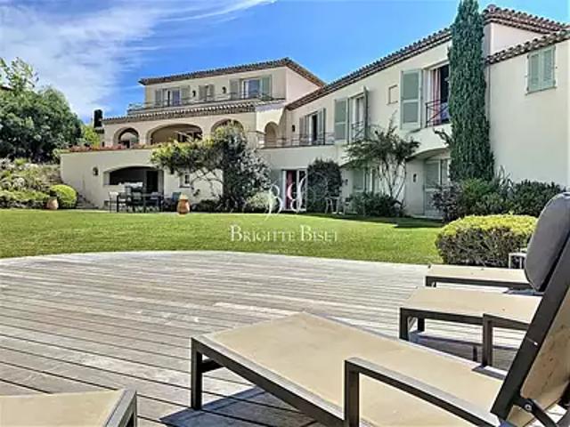 Sainte Maxime 83120 Achat / Vente maison 12 pièces t12 piscine